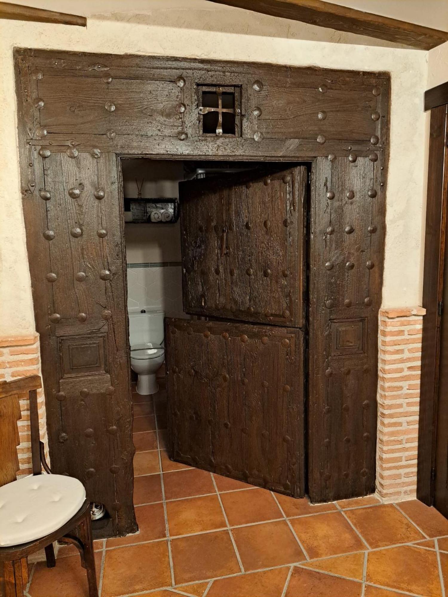 Casa Rural La Bodega, Ofrece Cata De Vino Gratis Horche Exterior photo